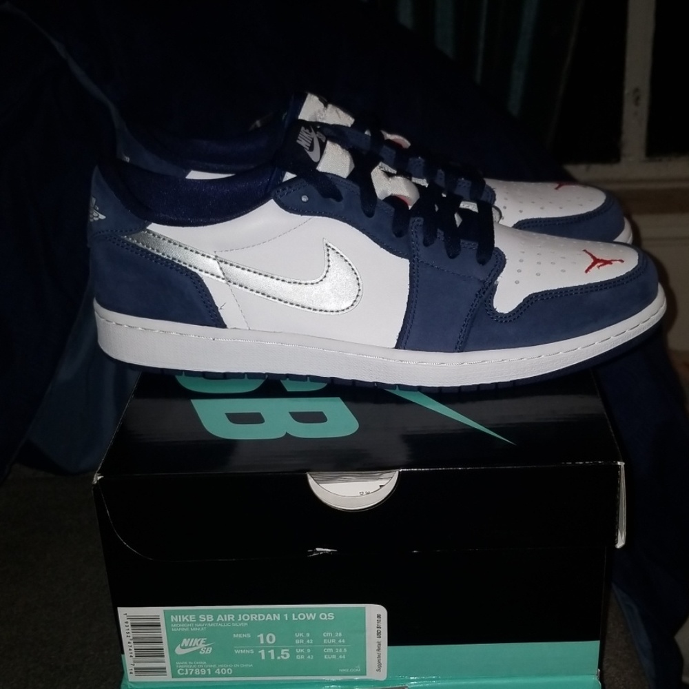 NIKE SB AIR JORDAN 1 LOW QS - Picture 4 of 7